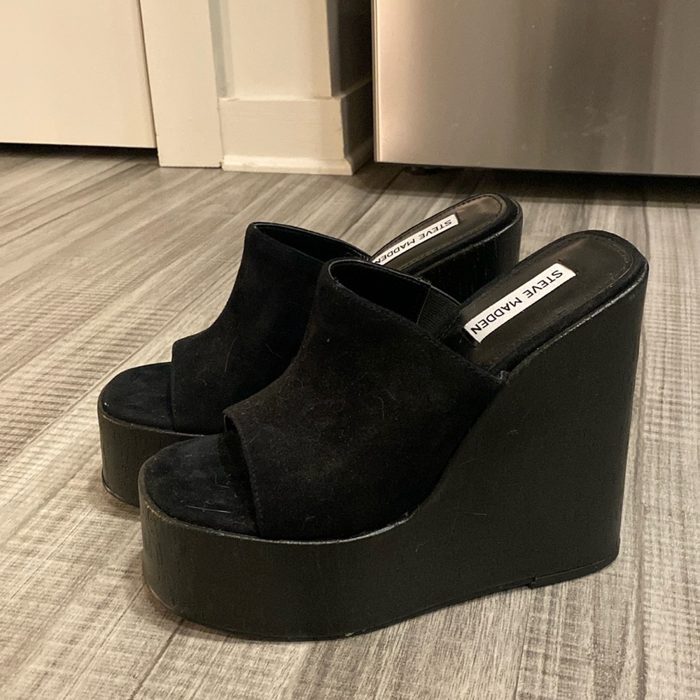 Steve Madden black platform suede wedges